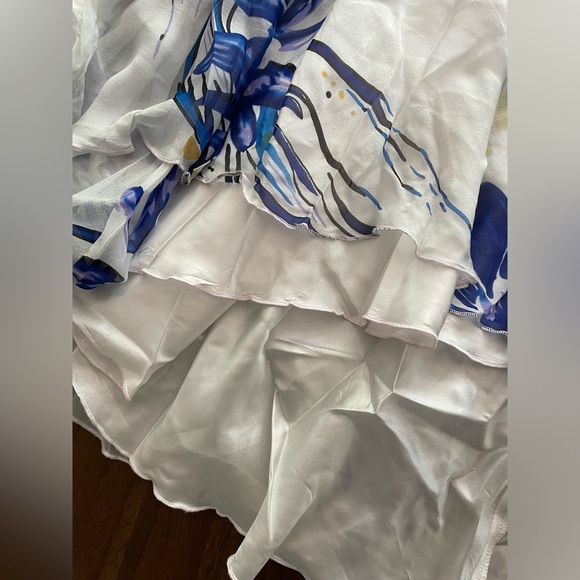 Formal dress - Picture 5 of 5